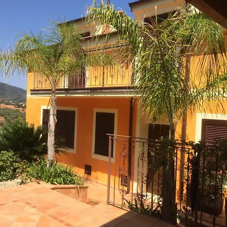 Pineland Villa *