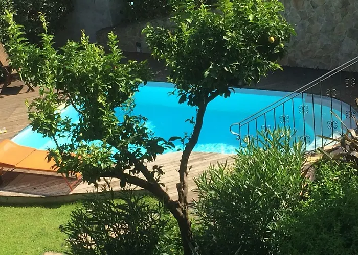 Pineland Villa *