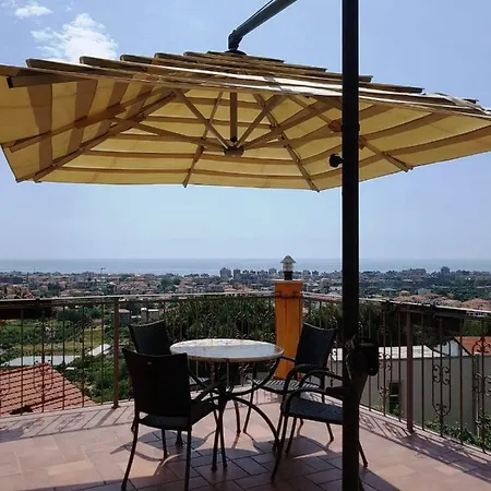 Pineland Villa *